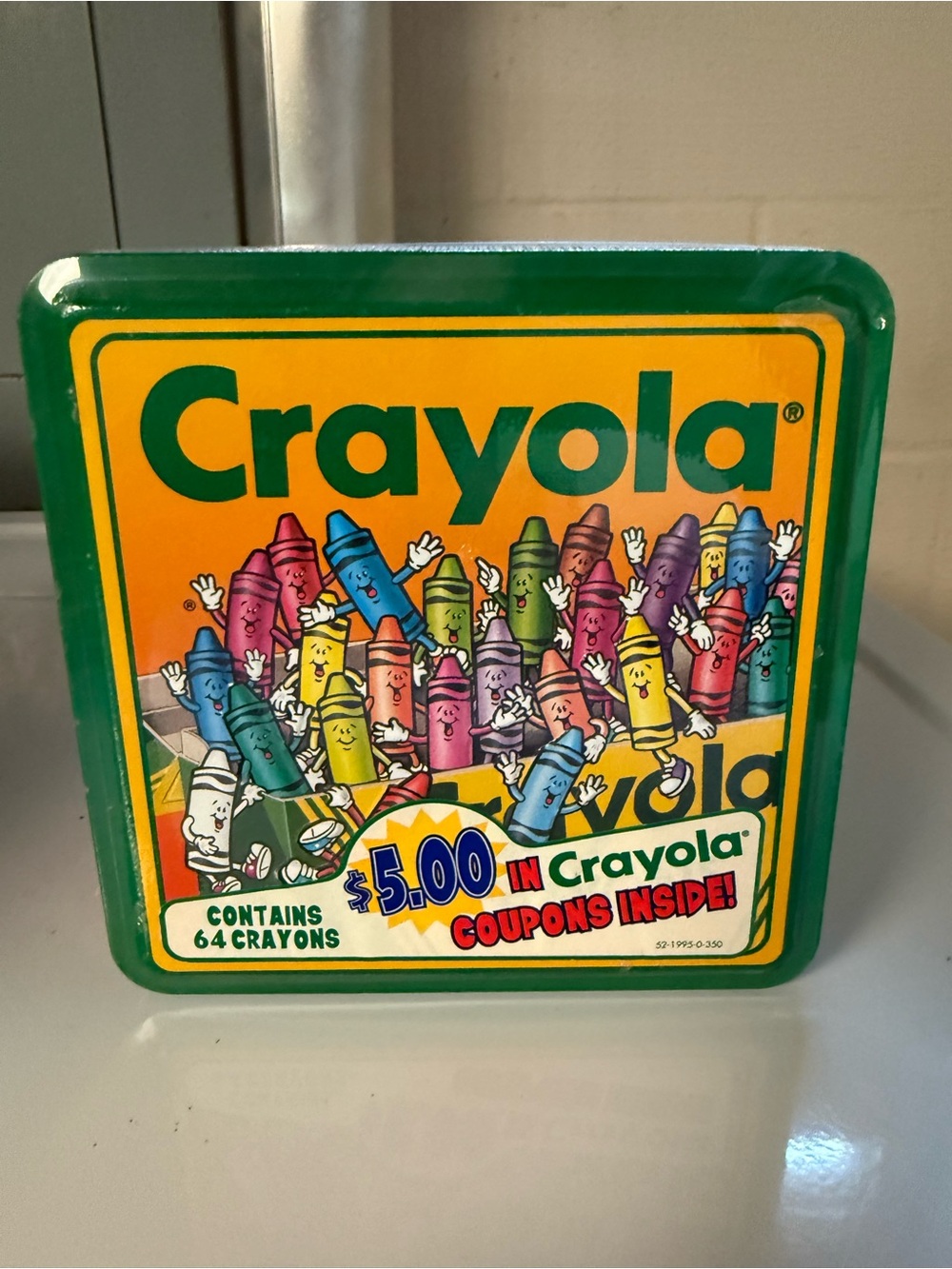 Sealed Crayola Tin with 64 Crayons 1995